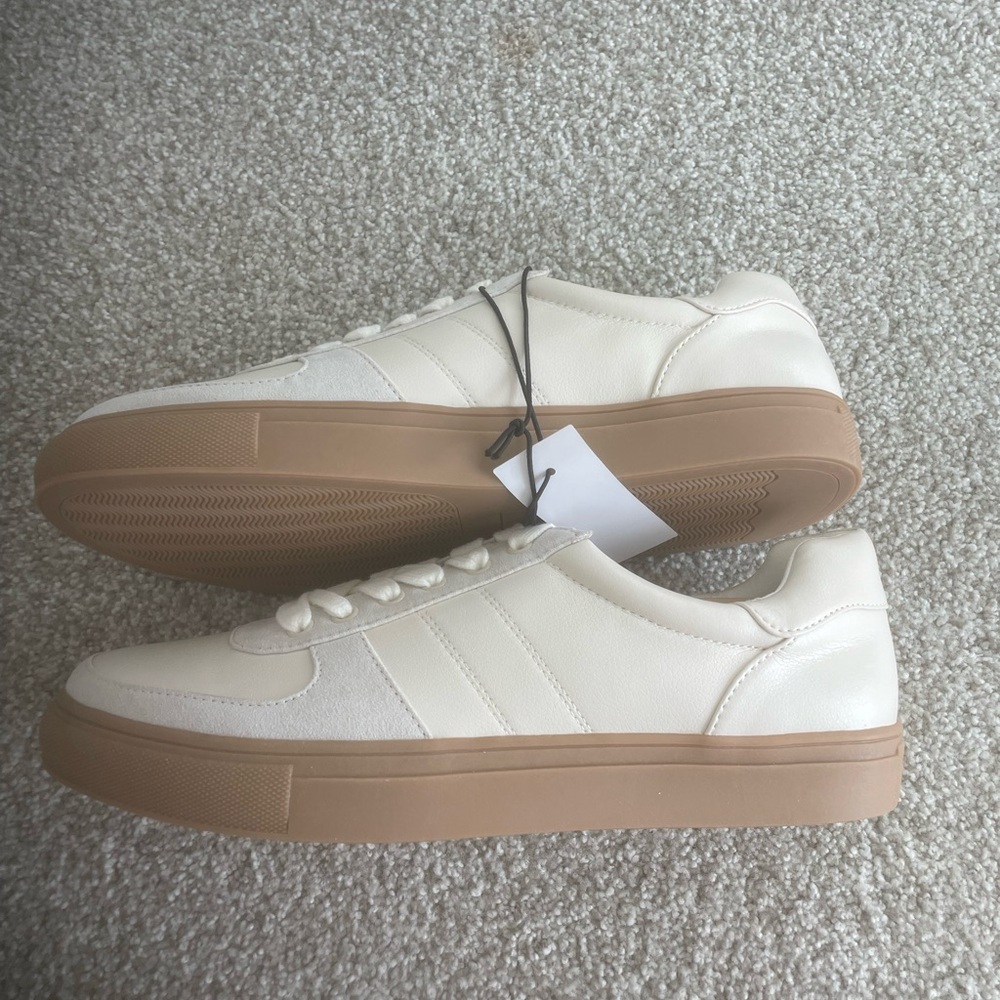 LOFT Cream/White Low-Top Lace Sneakers